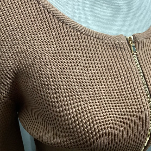 Cutest Tan Fitted 2-Piece Stretch Pencil Skirt W/Matching Zip Jacket - Picture 2 of 4